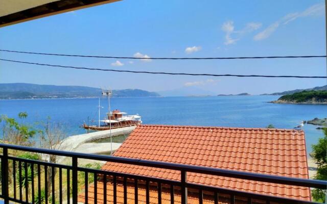 Gianni's Apartment By The Sea