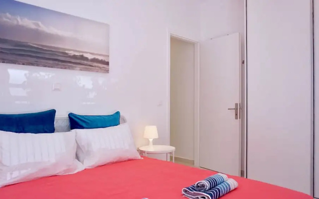 Chill Minimal Apt in Athens