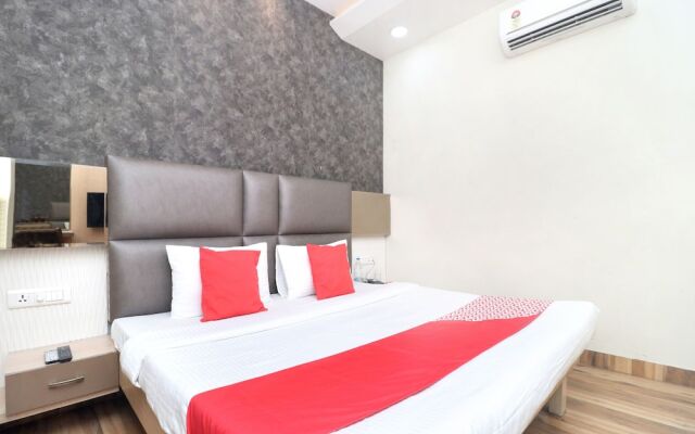 OYO 15653 Hotel Sukh Regency