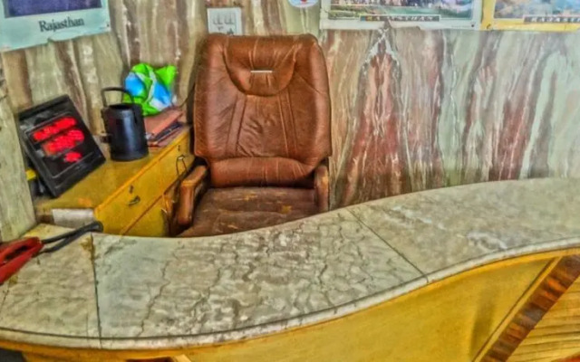 Hotel Gush International