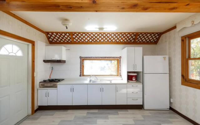 Yangyang Seorak Badanamuro Pension