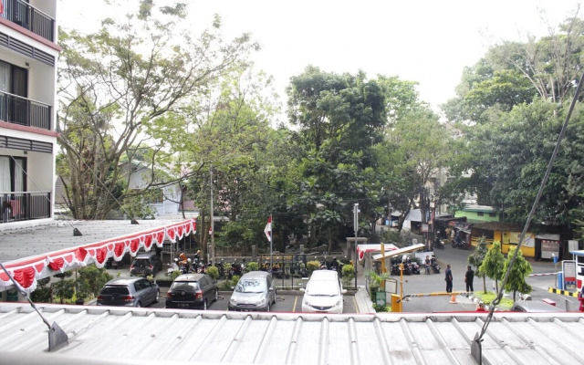 Minimalist Studio Room @ Beverly Dago Apartment