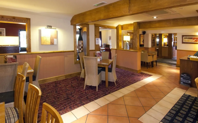 Premier Inn Christchurch / Highcliffe