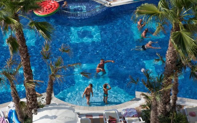 Grand Blue Fafa