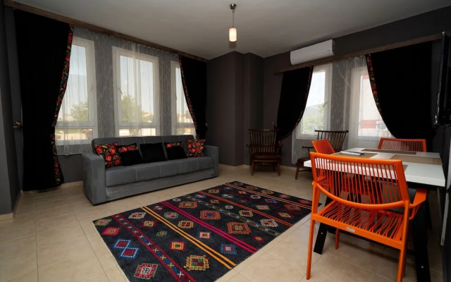 Esquire Hotel & Lounge