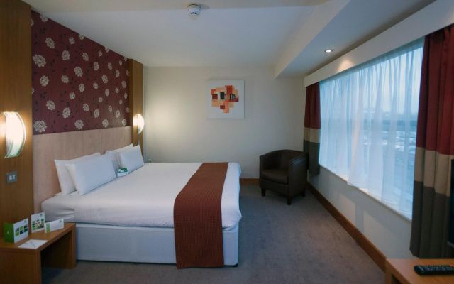 Holiday Inn Manchester-Central Park by IHG