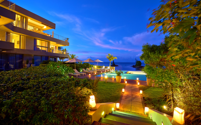 Bon Azur Beachfront Suites & Penthouses with LOV