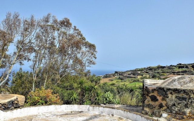 Nice Home in Pantelleria With Wifi and 2 Bedrooms