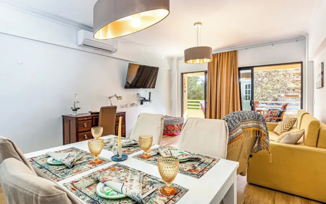 2 Bed-sleeps 4-vilamoura Beach-pool-spa-balcony