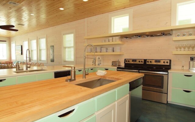 Beach Club Clubhouse 4