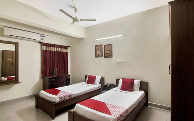 OYO 20008 SilverKey Madhapur