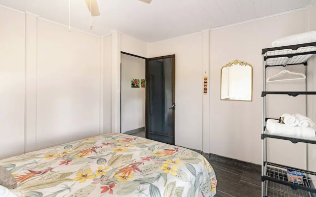 Pura Vidaville - Hiker's Hideaway