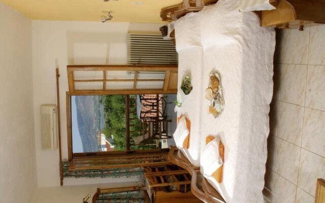 Porto Lourbas Hotel