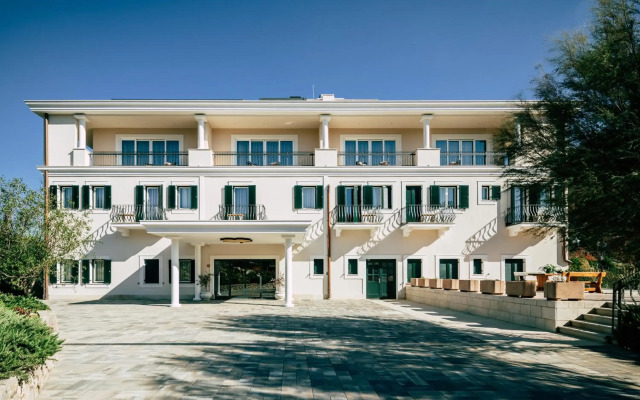 Veladrion Resort