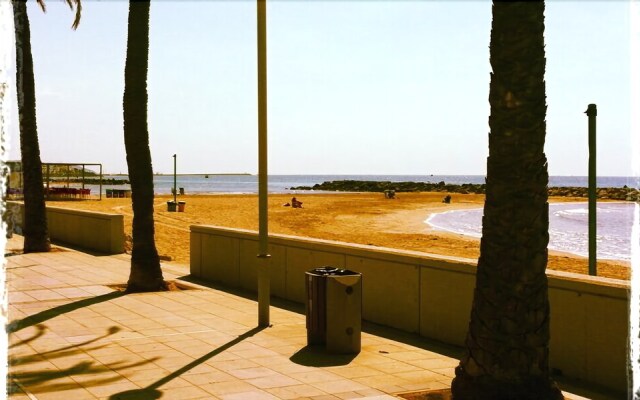 Vilanova Prat Apartment