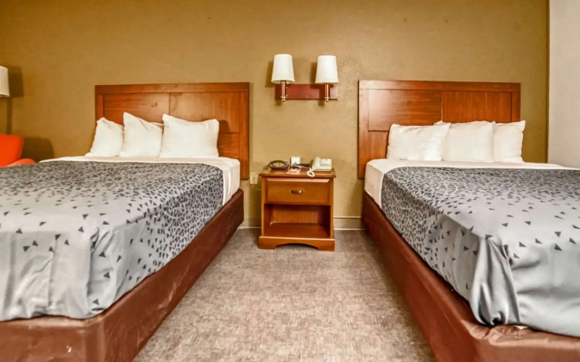 Econo Lodge Raleigh near Walnut Creek Amphitheatre