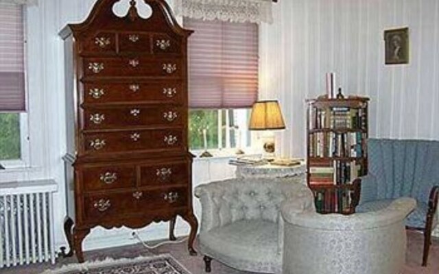 Isaac Hilliard House