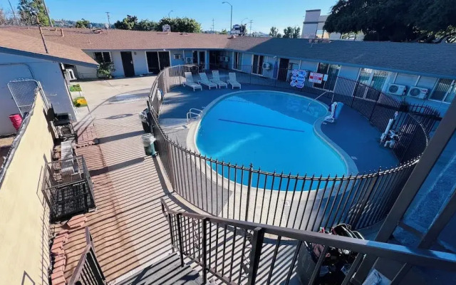 Lanai Motel