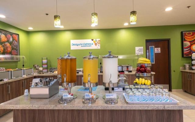 Holiday Inn Express Guadalajara Aeropuerto by IHG
