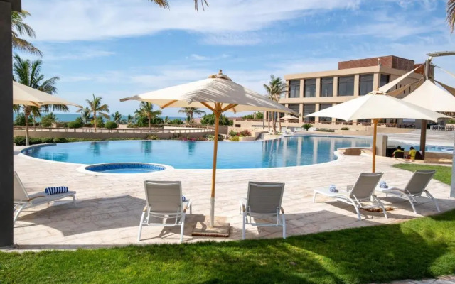 Golden Tulip Sharma Resort