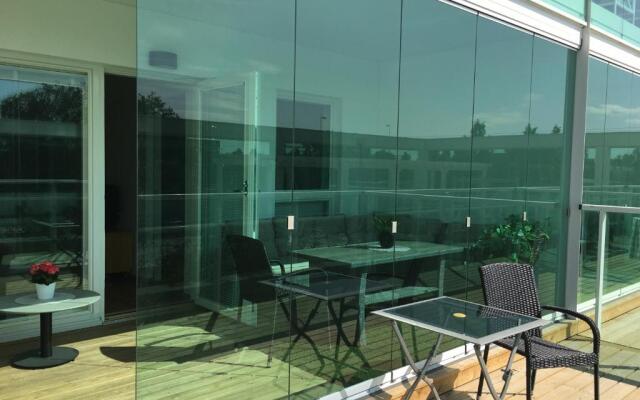 StarHomes Studio Lux 10