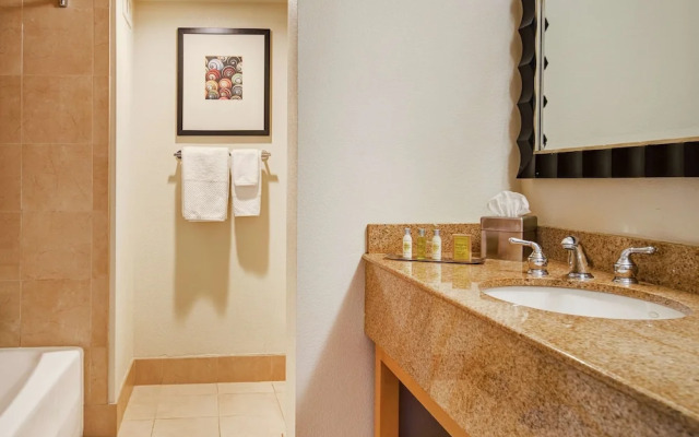 DoubleTree by Hilton Hotel Berkeley Marina