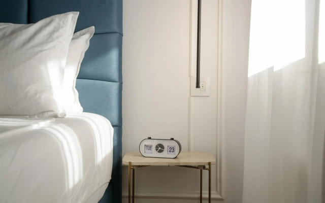 Supernova Royal Residence