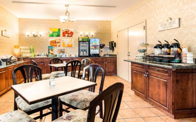 Quality Inn Pelham I-65 exit 246