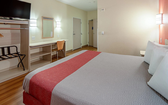 Motel 6 Anchorage, AK - Midtown