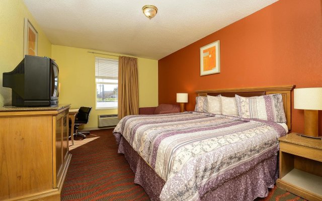 Travelodge by Wyndham Winter Haven