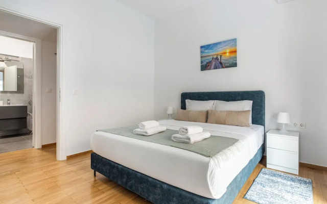 Cozyopolis - Timeless 3-BR in Athens