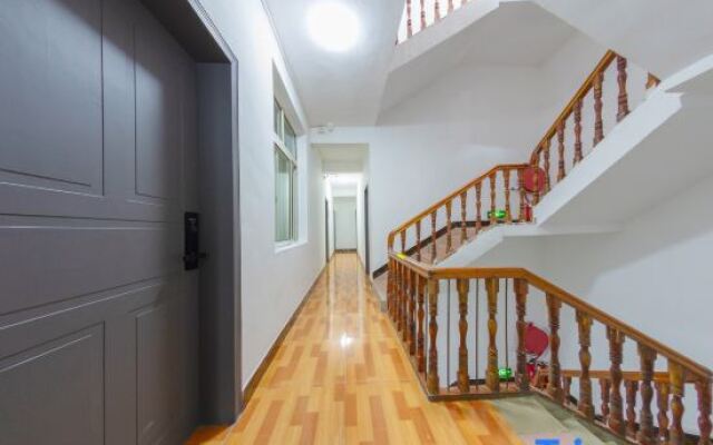 Sanchunli Zhong Homestay