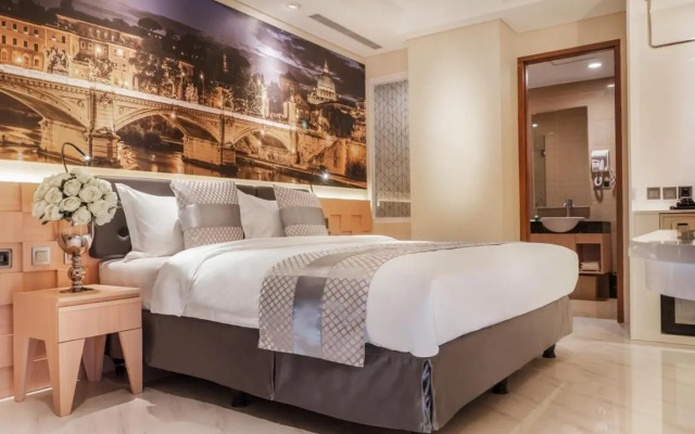 Grand Viveana Hotel