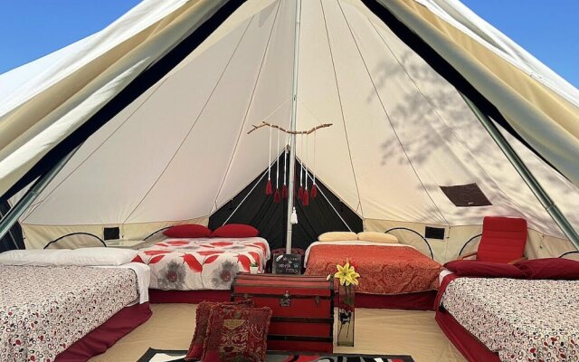 Utopia Feels Botanical Glampground