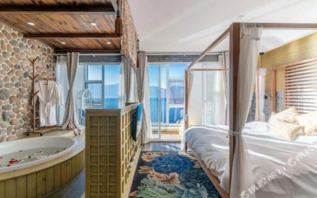 Erguniang Lake View Holiday Hotel