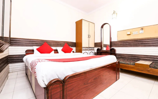OYO 26873 Hotel Metro Star