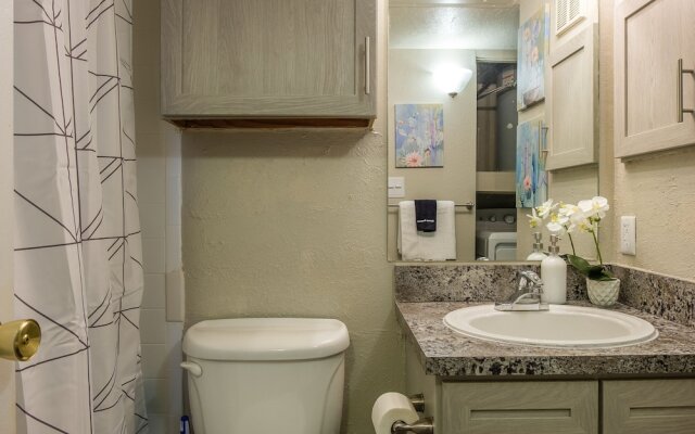 Eastside 1 & 2 BR Apts with balcony by Frontdesk