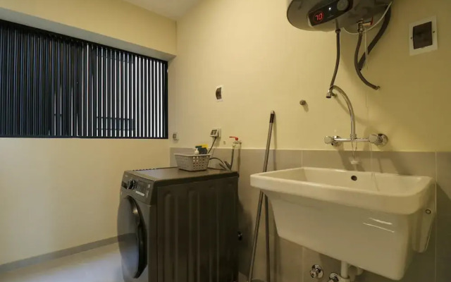 w Majestic 2BR w Comfy Balcony Near Kennedy Park