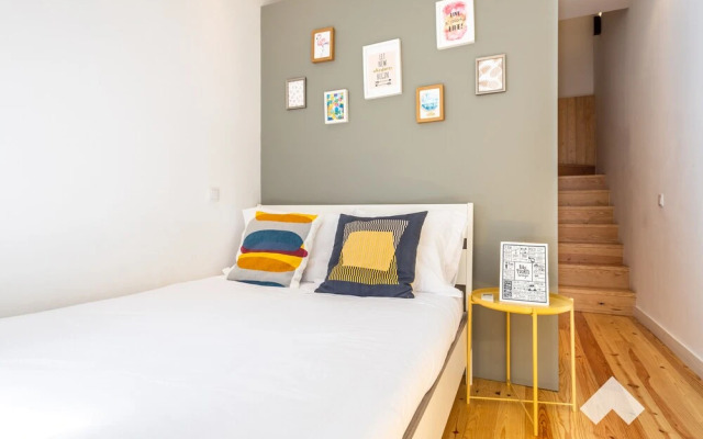 Mitch1 · Spacious Duplex in Porto's Downtown A/C