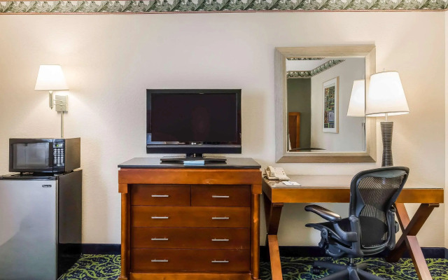 Quality Inn & Suites - Boston/Lexington