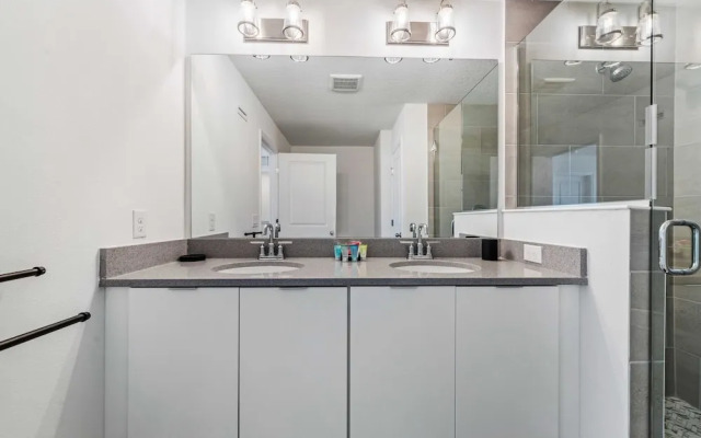 1080 Plantation Lane