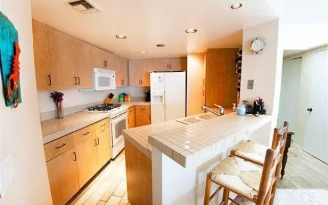 #8132 - La Jolla Shores Penthouse Two-Bedroom Apartment
