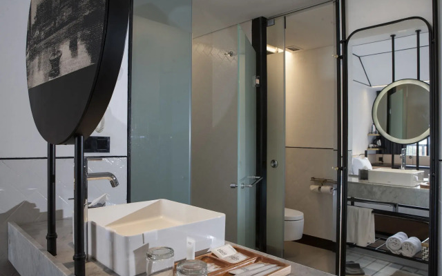 Gaia Cosmo Hotel