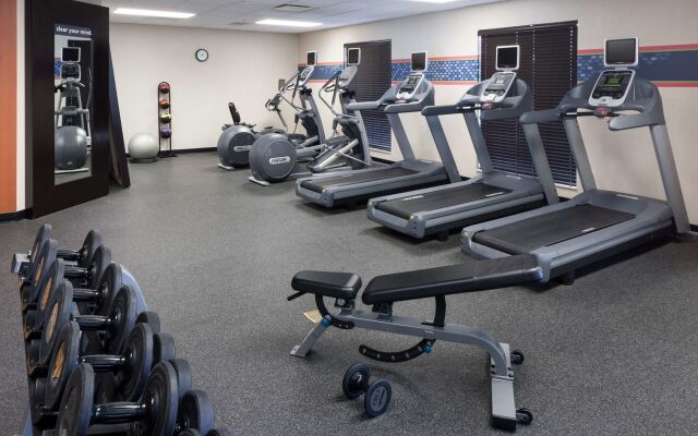 Hampton Inn & Suites Omaha-Downtown