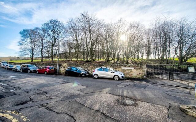 Comfortable Apartment Next To Holyrood Park
