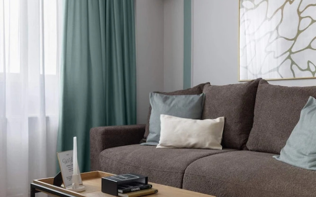 HOLT’s Sublime Minty Green 1BR on the Park