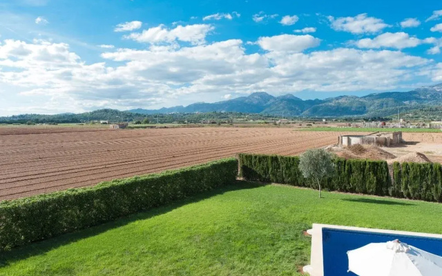 Villa in Sa Pobla With Private Pool & Beaches