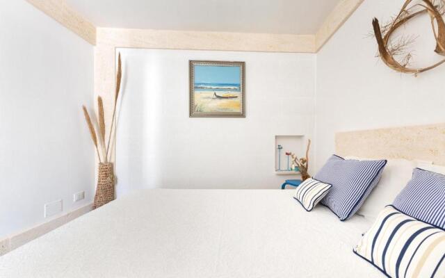 Mono Chicca Blu by BarbarHouse