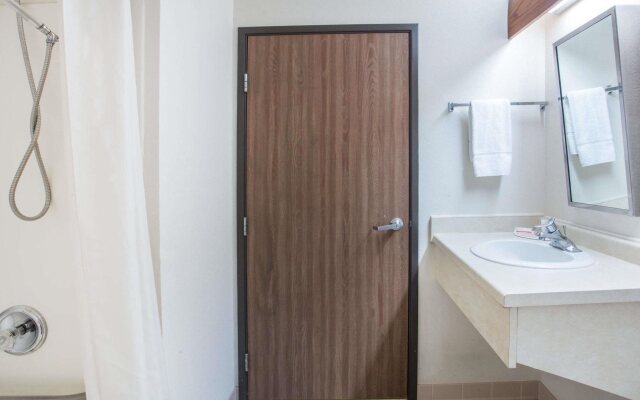 Wautoma Inn by OYO Near Airport WI 73