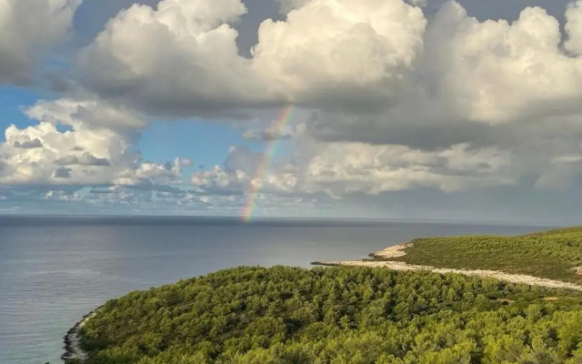 Sunrise Sunset Seaview Walk to Vis Iconic Beaches